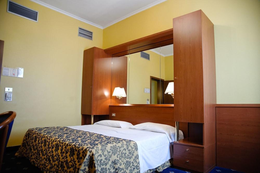 Novo Hotel Rossi Verona Esterno foto