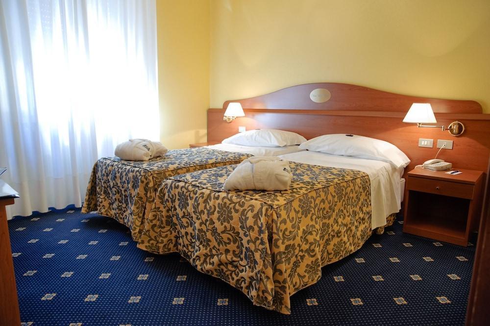 Novo Hotel Rossi Verona Esterno foto