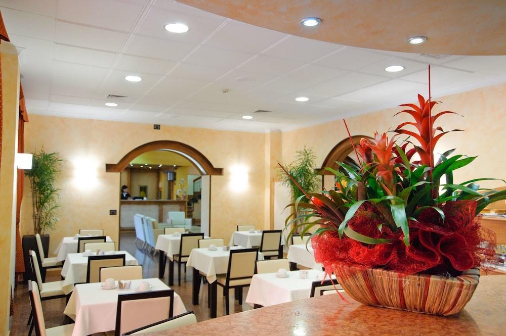 Novo Hotel Rossi Verona Esterno foto