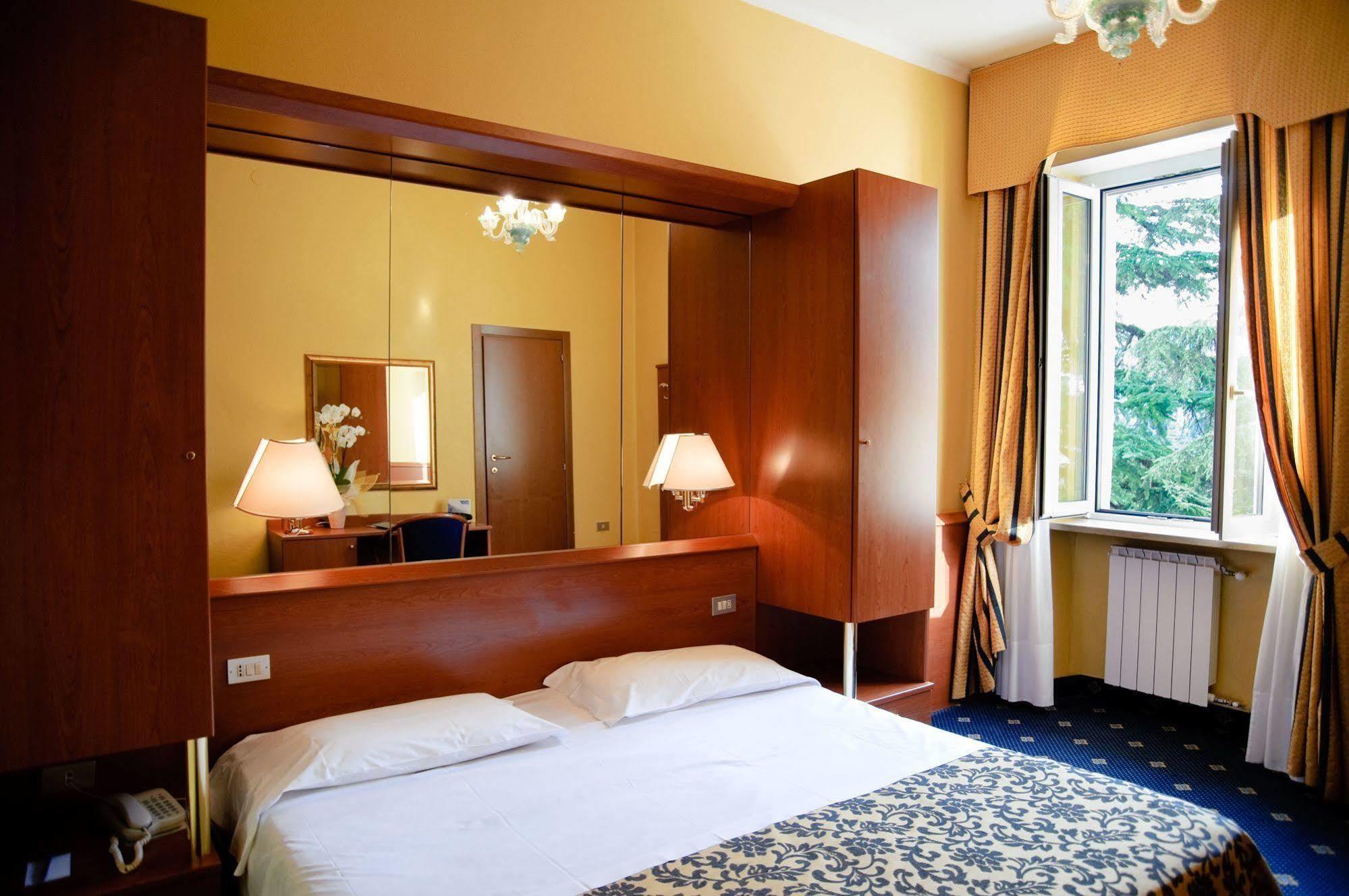 Novo Hotel Rossi Verona Esterno foto